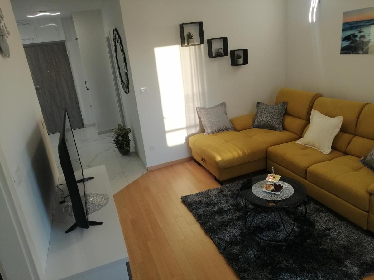 Luxury Apartment Queen Solin Exterior foto