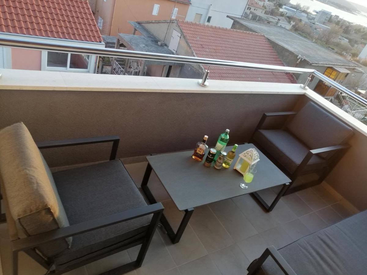 Luxury Apartment Queen Solin Exterior foto