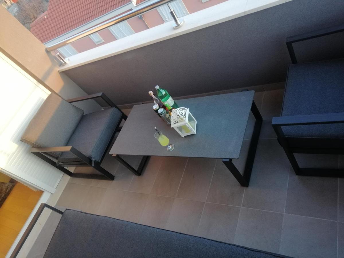 Luxury Apartment Queen Solin Exterior foto
