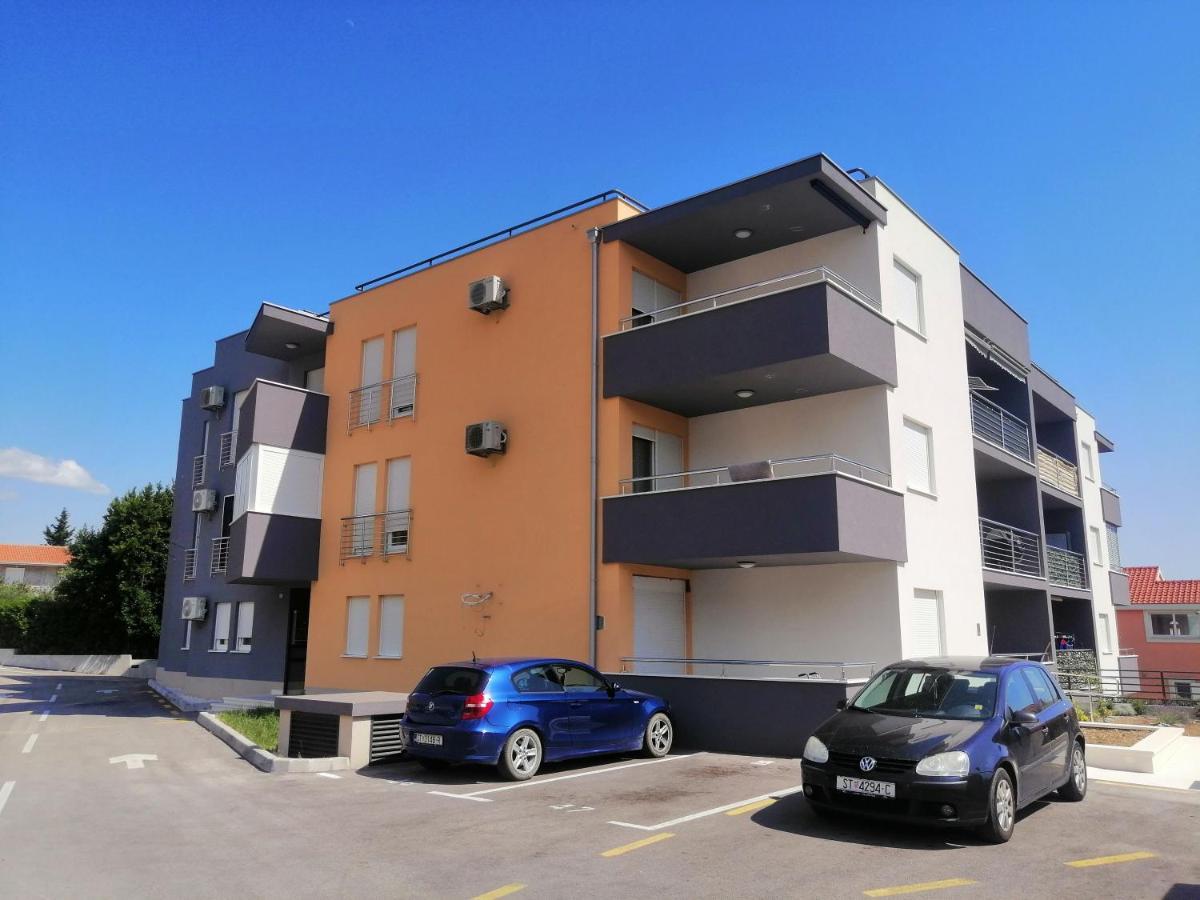 Luxury Apartment Queen Solin Exterior foto
